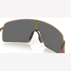 Oakley Sutro TI Patrick Mahomes II Collection Matte Gold Prizm Black