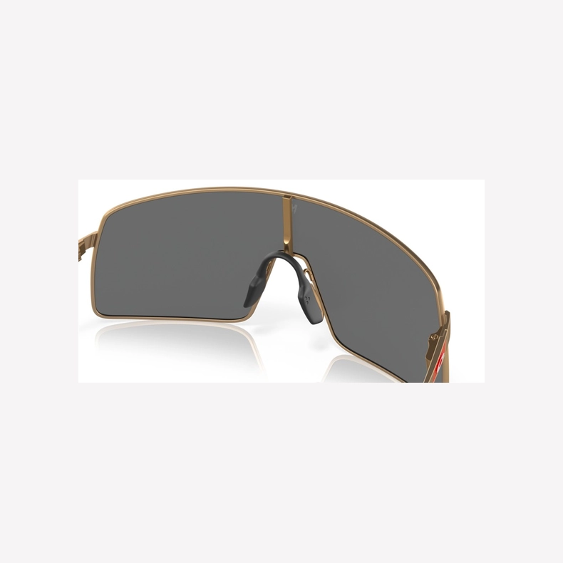 Oakley Sutro TI Patrick Mahomes II Collection Matte Gold Prizm Black
