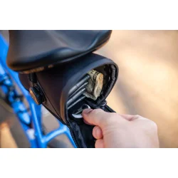 KOM CYCLING Saddle Bag with ATOP Dial and Disc for Varia