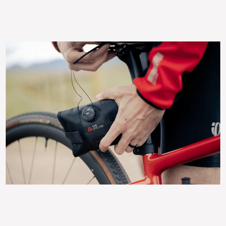 KOM CYCLING Saddle Roll with ATOP Dial